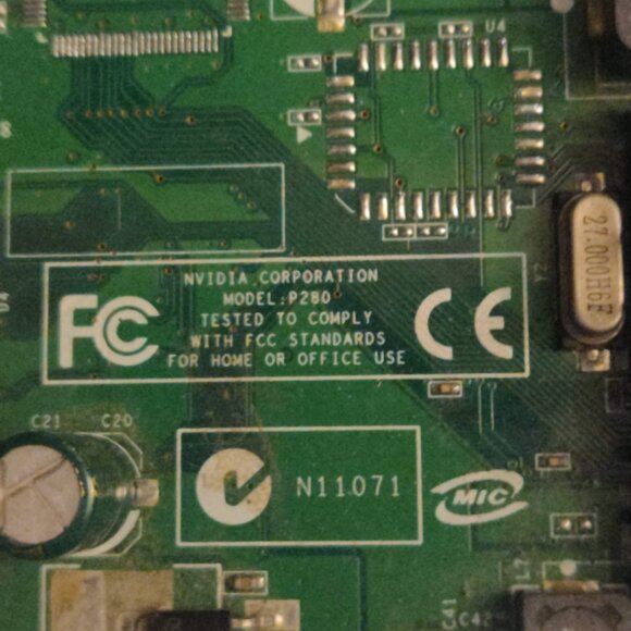 NVIDIA GeForce 7300LE 128MB PCI-E Graphics Card GPU Video Card - Picture 4 of 8